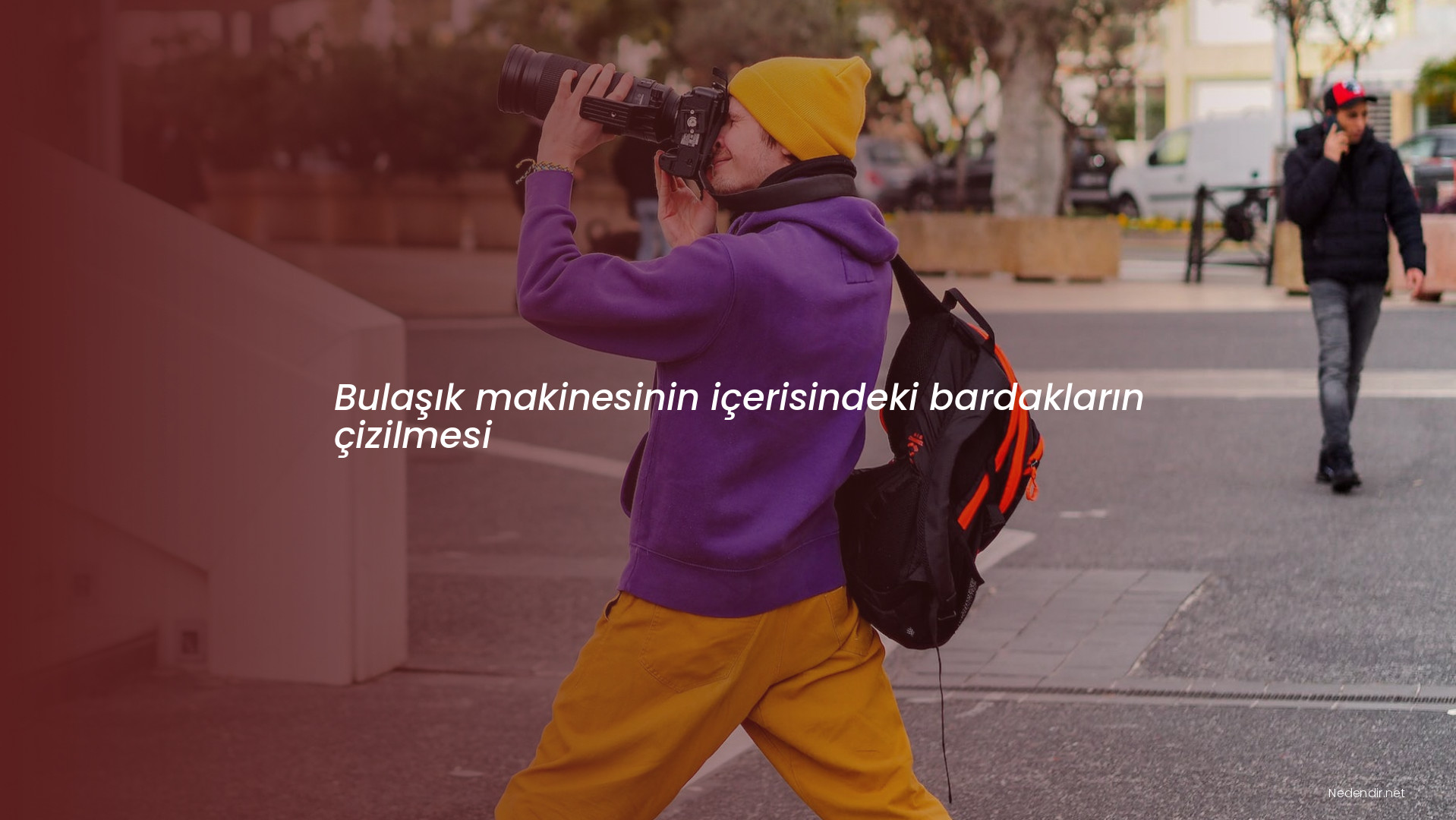 Bulaşık makinesinin içerisindeki bardakların çizilmesi